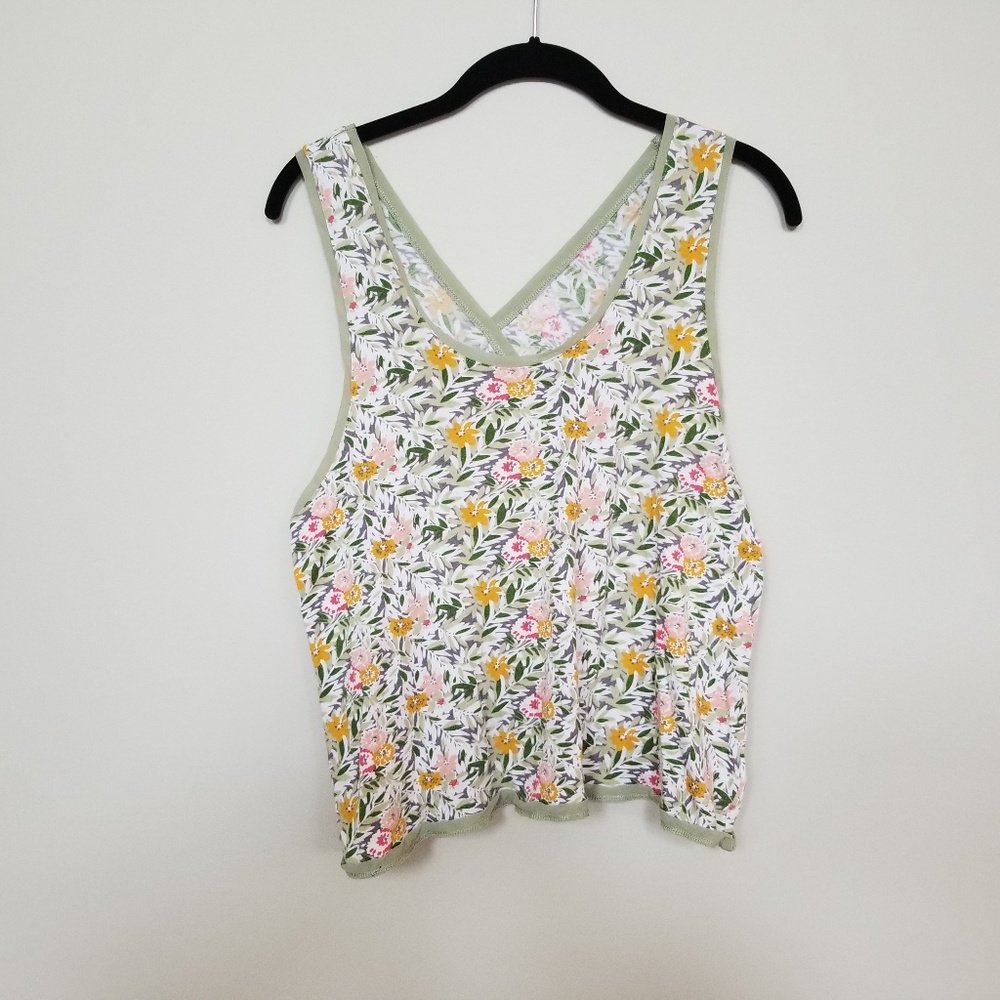 Kimchi Blue Sleeveless Floral Top with Open Back